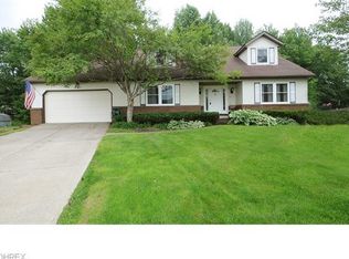 8614 Oakridge Dr, Olmsted Twp, OH 44138
