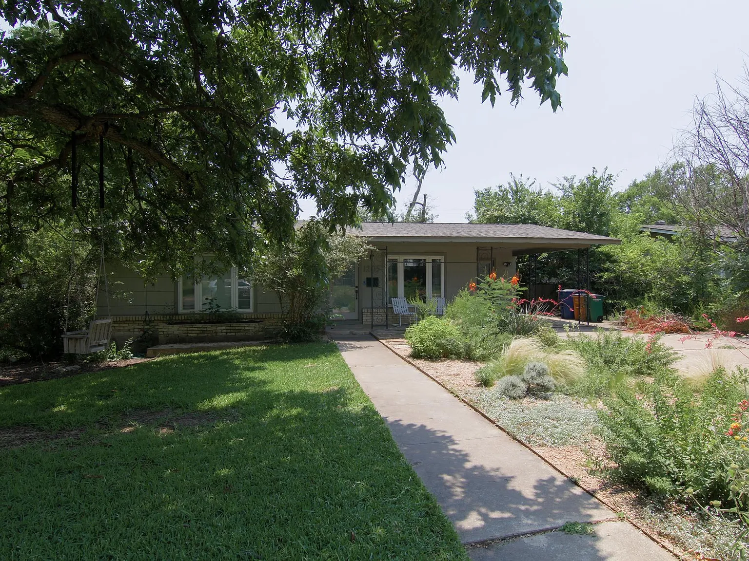 3 bed, 1578 sqft, $3,100 — Photo 1