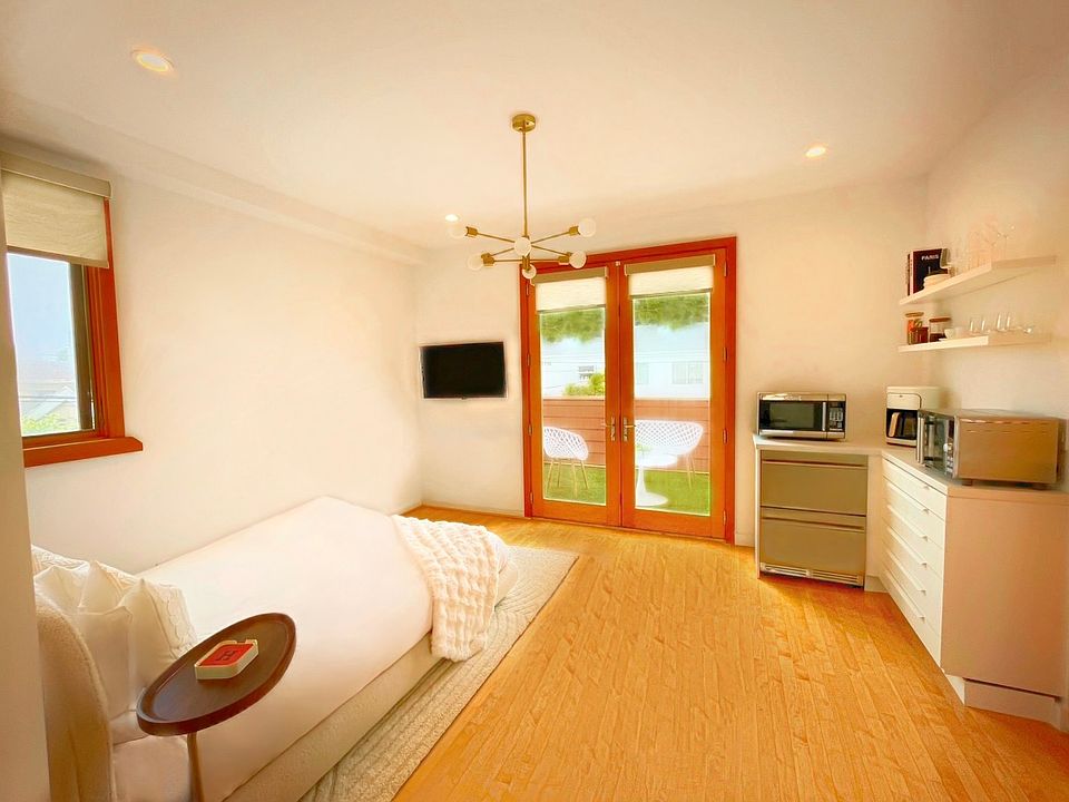 Newly renovated one-bedroom studio