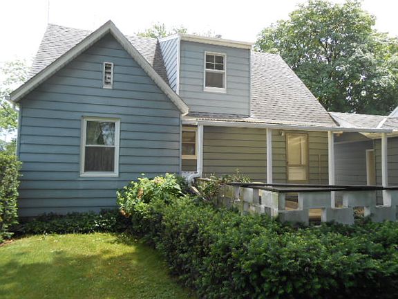 3rd image of 411 N Woodbridge St