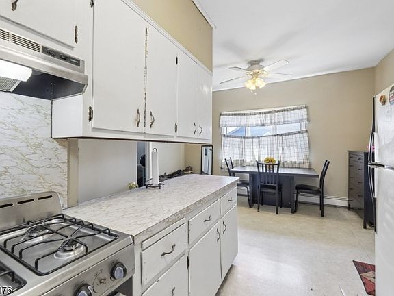 4th image of 360 Rutherford Blvd