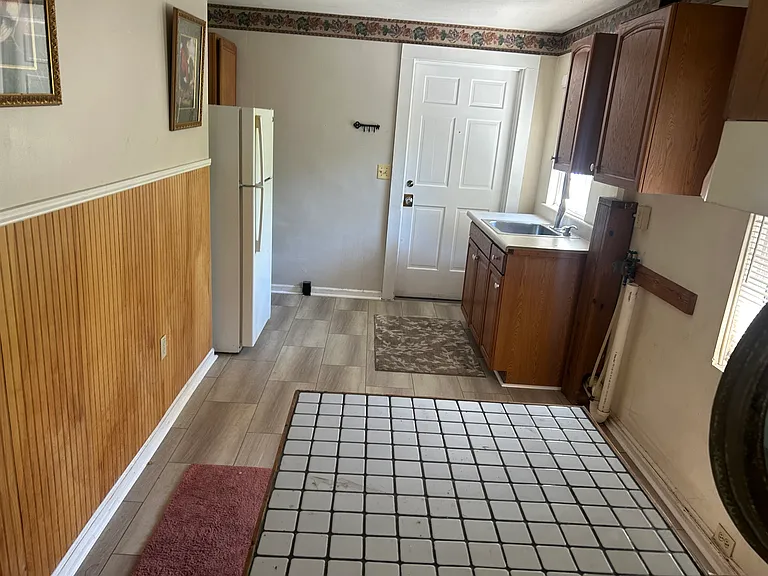 803 Maupin Ave — Photo 2