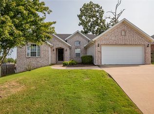 430 Asboth Dr, Centerton, AR 72719