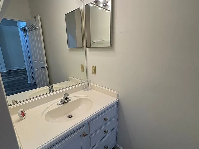 2702 Waters Edge Dr — Photo 16