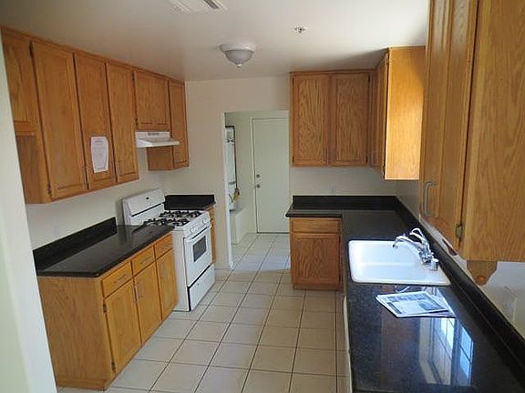 5th image of 2037 Denton Ave