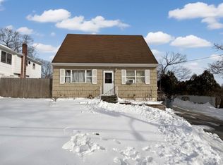 19 Rutland Rd, Mastic, NY 11950