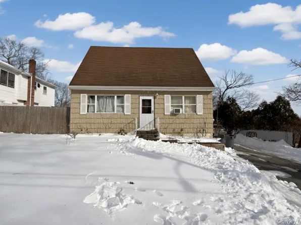 19 Rutland Road, Mastic, NY 11950