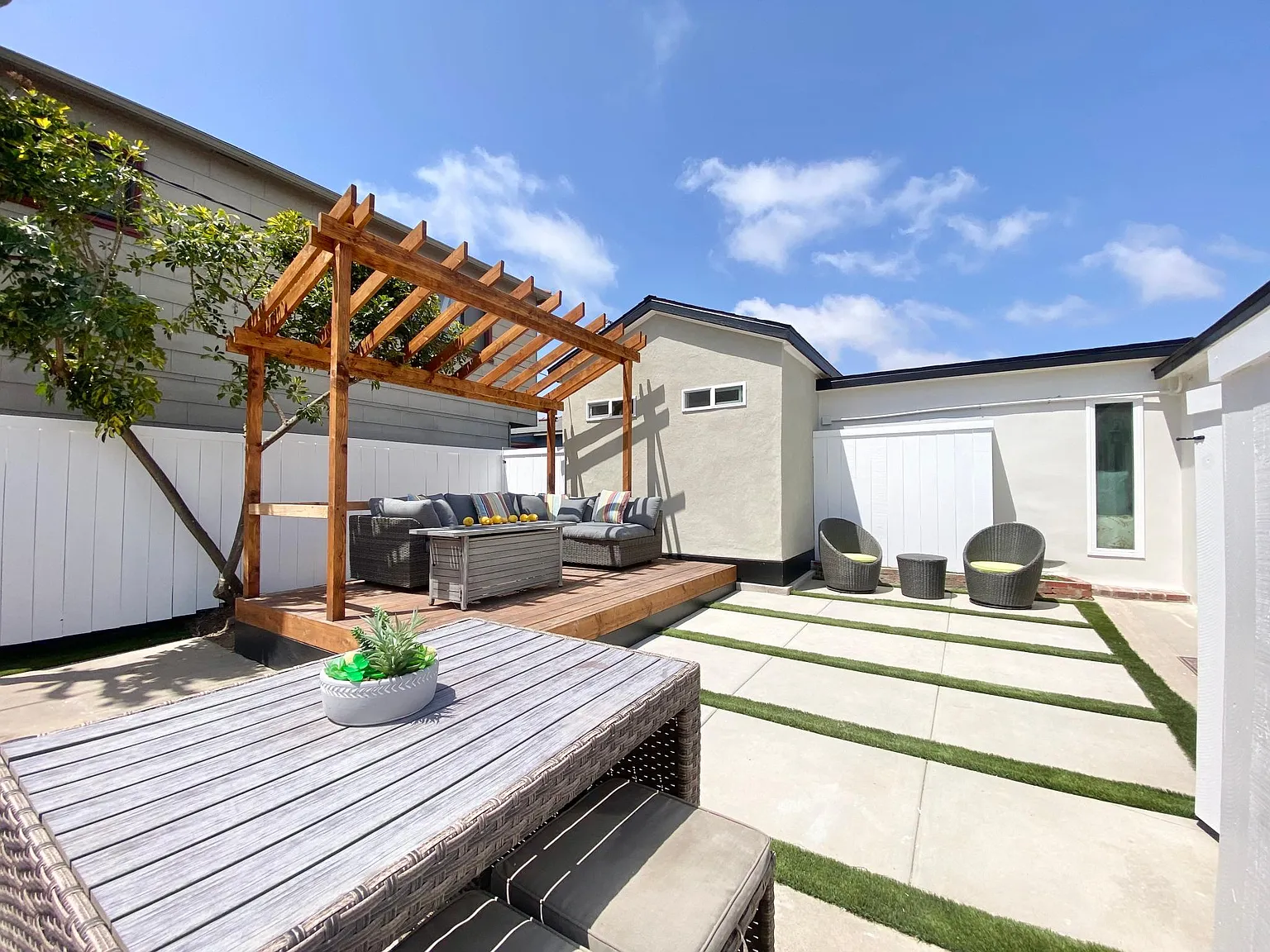 1 bed, $3,499 — Photo 3