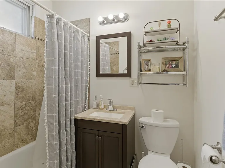 3144 N Southport Ave #CH — Photo 10