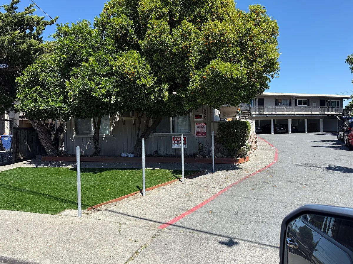 Building Photo - 1590 Frisbie Ct #6