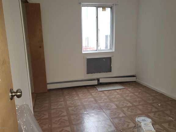 5th image of 405 Vanderbilt Ave