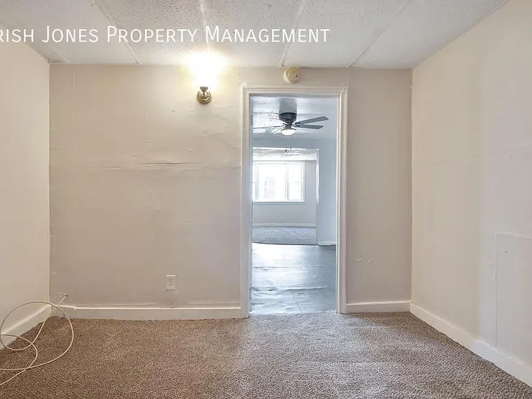 935 Niagara St #4 — Photo 13