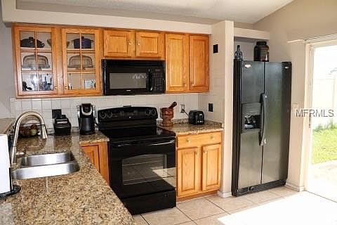 4th image of 917 Bella Vista Way