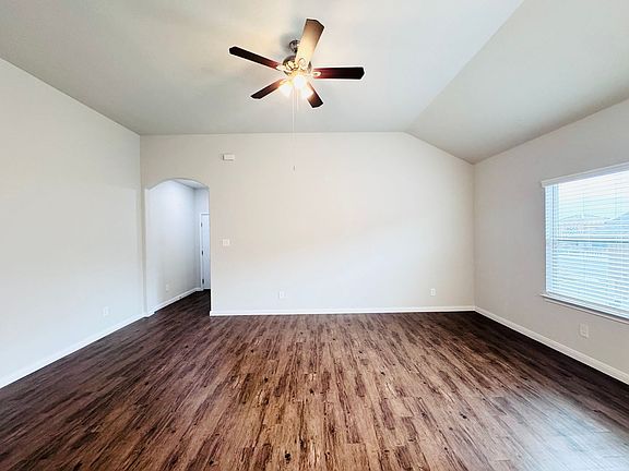 3rd image of 10019 Westover Blf