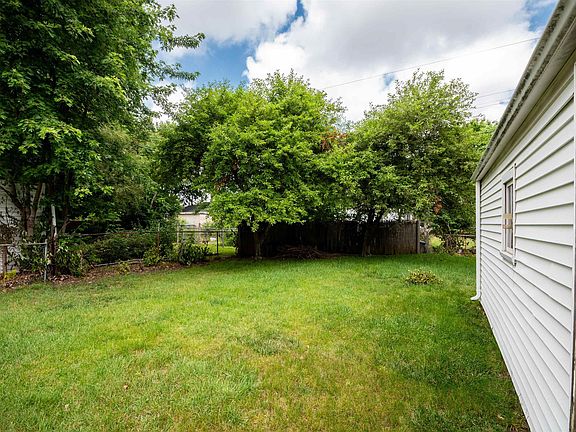 5th image of 921 E Tripp Ave