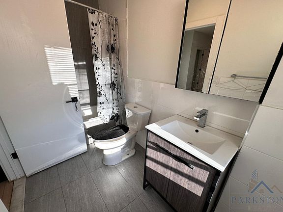 3rd image of 569 Bergen Ave #42