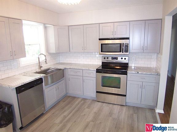 4th image of 3014 S 118th St