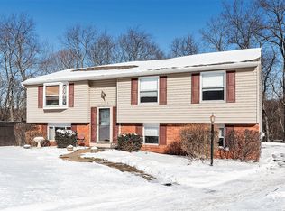 118 Loch Shin Dr, Coraopolis, PA 15108