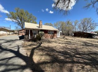 406 Smokey Bear Blvd, Capitan, NM 88316