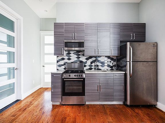 2nd image of 1503 Gates Ave APT 1D