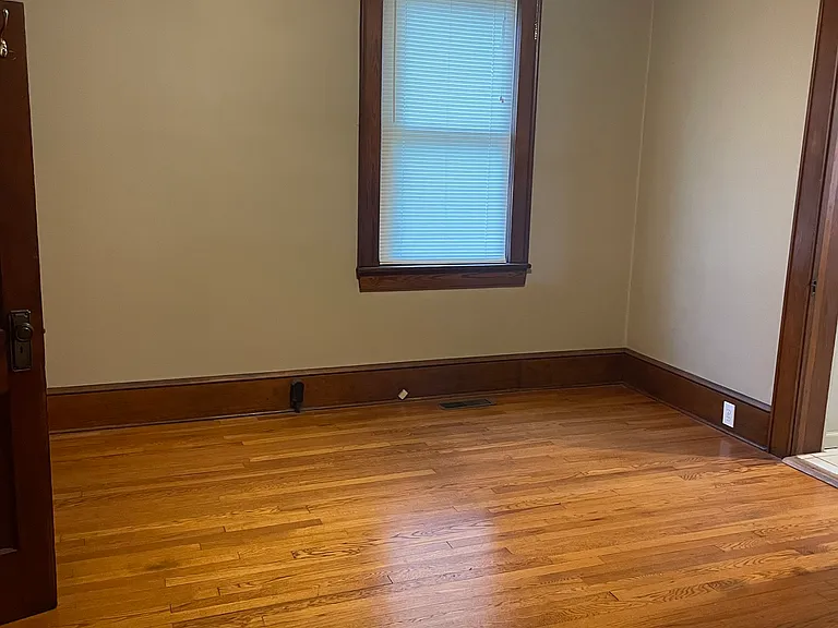 1016 Carolina Ave — Photo 12