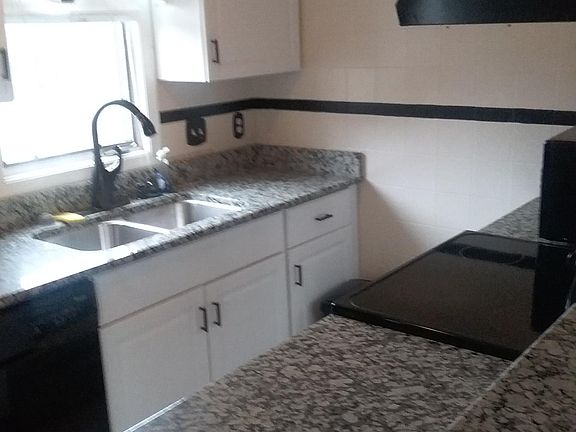 3rd image of 3166 E Ocean View Ave