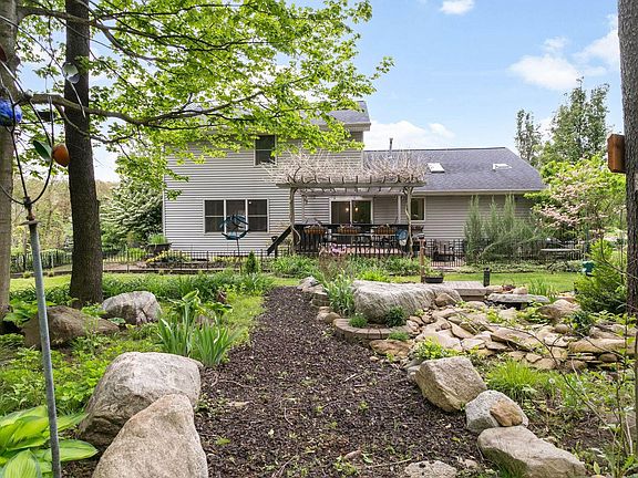 3rd image of 33671 Woodmont Ridge Dr