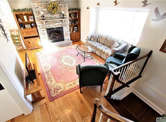 4th image of 66 Howell Dr