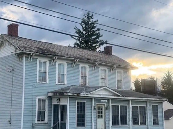 110 Kriess Rd, Butler, PA 16001