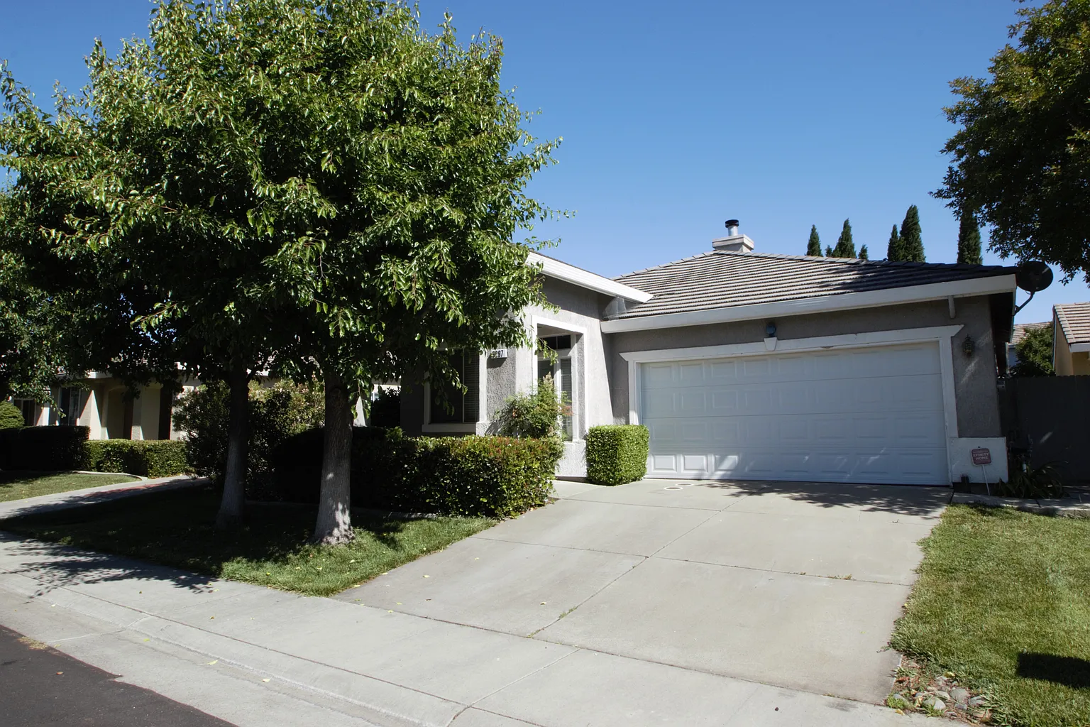 9297 Marlemont Cir photo 1