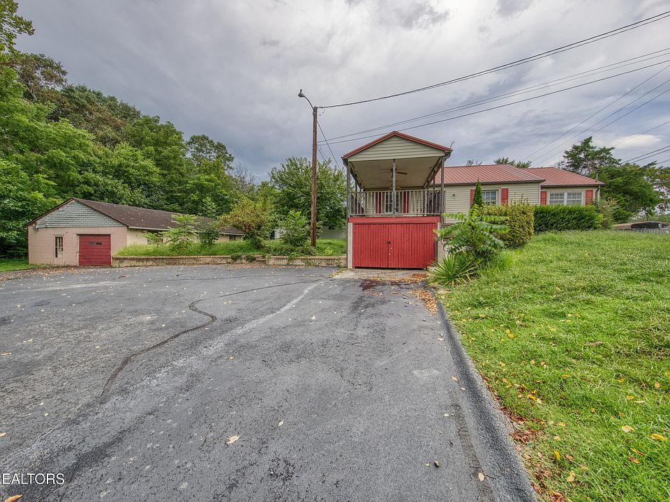 1st image of 2315 Harris Rd