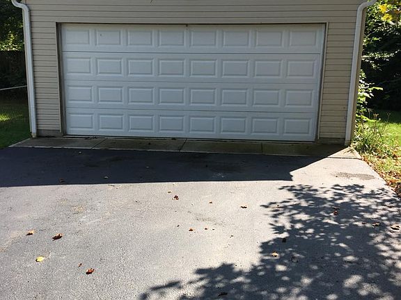 2 car garage w/opener