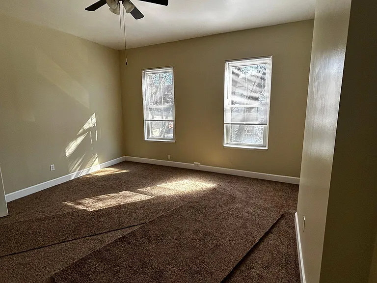 409 E 6th St #2 — Photo 5