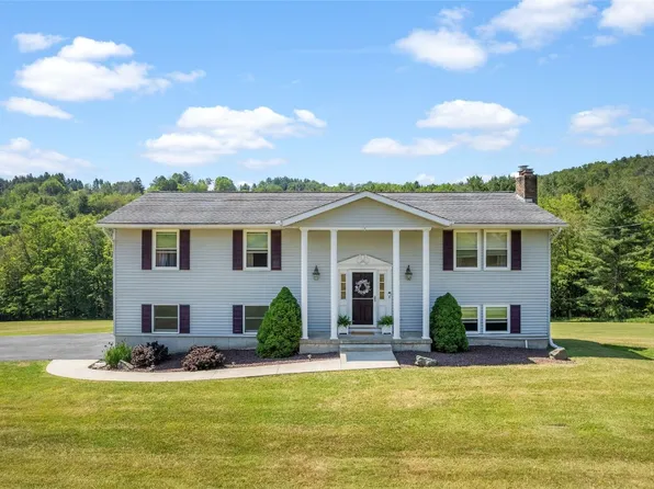623 Echo Rd, Vestal, NY 13850