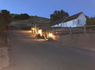 2010 Las Canoas Ridge Way, Santa Barbara, CA 93105