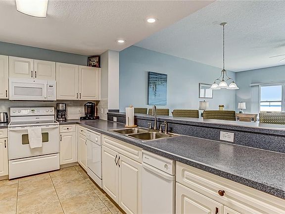 3rd image of 403 Tarpon Ave APT 207