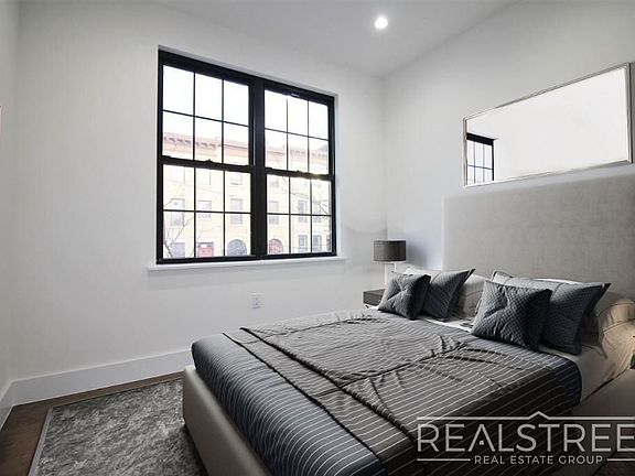 5th image of 122 Thomas S Boyland St #6