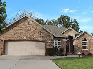 927 E Ozark Jubilee Rd, Nixa, MO 65714