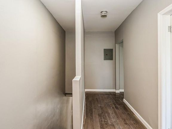 4th image of 76 Storms Ave Floor 2