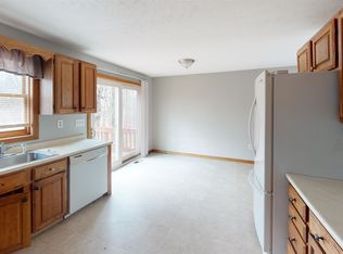 5B Mark St, Hudson, NH 03051