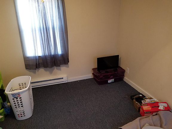 3rd image of 206 W Hickory St #3