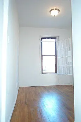 Rented by Tower Brokerage | media 18