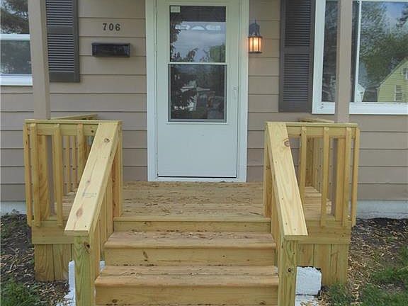4th image of 706 Alexander Dr
