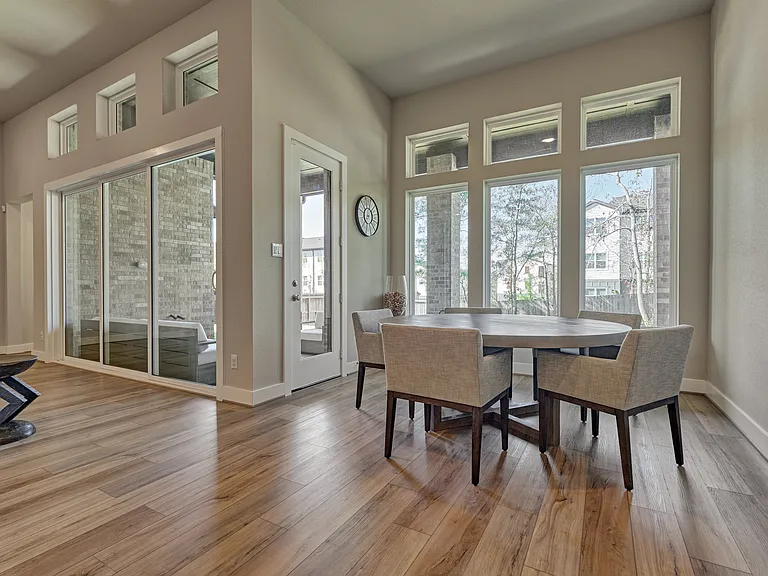 1716 Encino Blvd — Photo 23