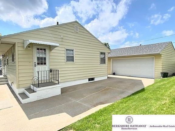 2nd image of 6170 Oak St