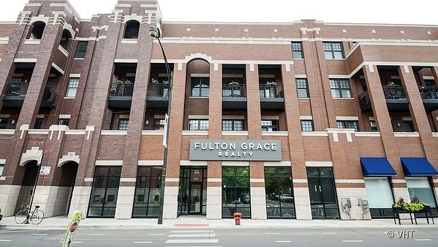 1st image of 2901 N Halsted Ave #202