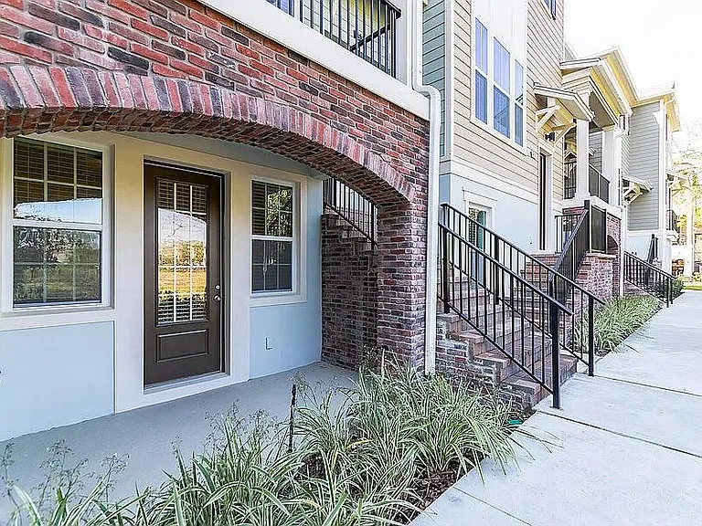553 Majestic Palm Dr — Photo 15