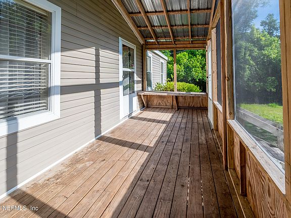 4th image of 1216 SW NEBRASKA Terrace