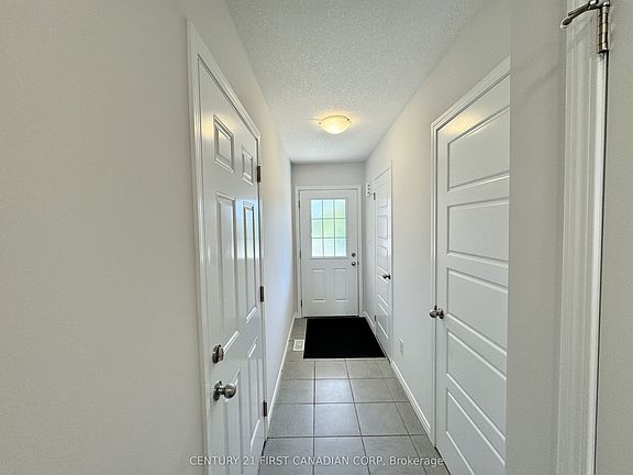 3rd image of 3186 Singleton Ave