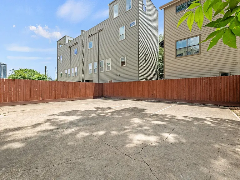 412 Drew St #1 — Photo 22
